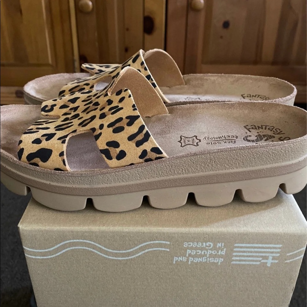 Fantasy Sandals - Picture 6 of 11